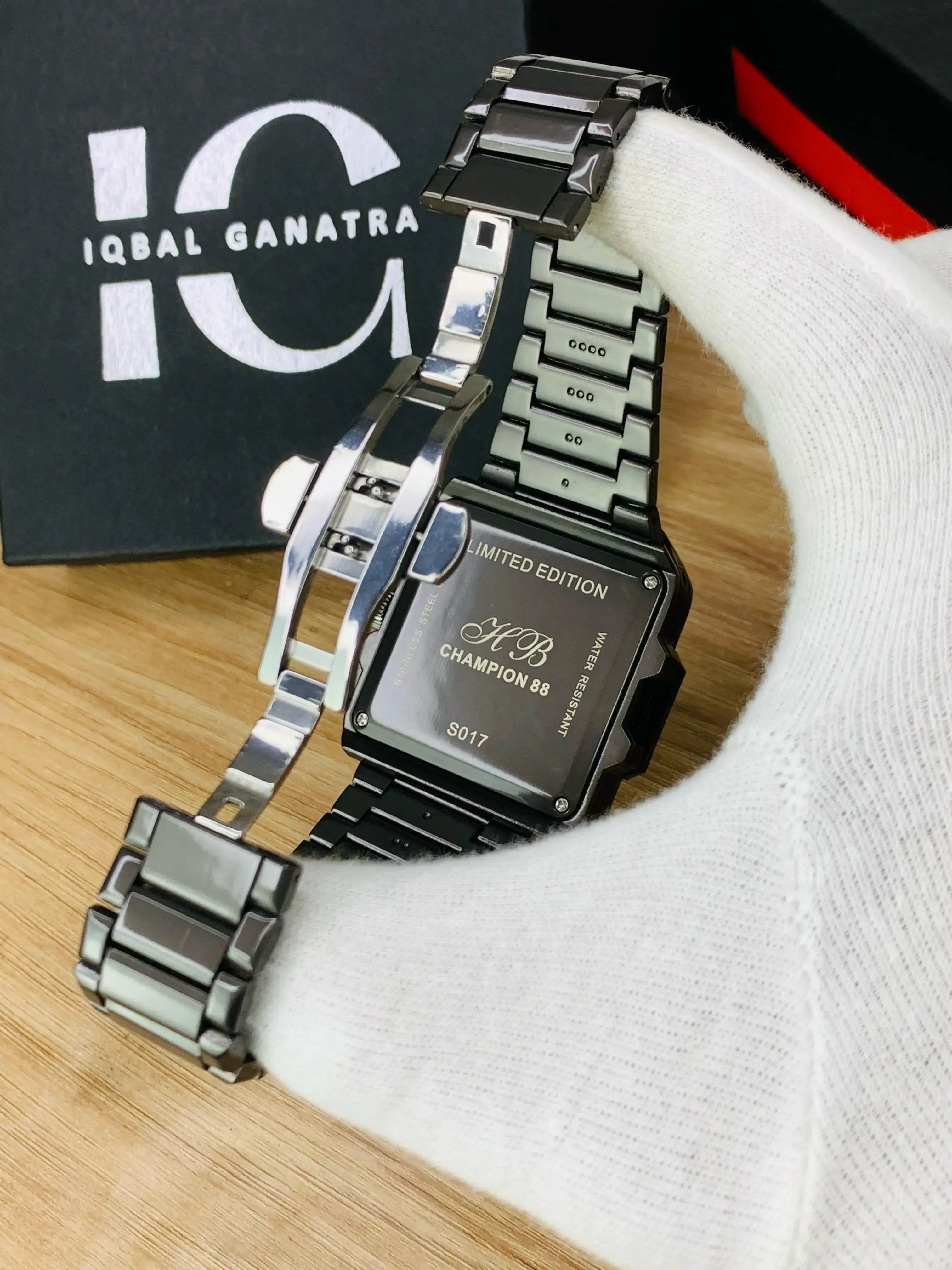 HB SQ Model | Full Black