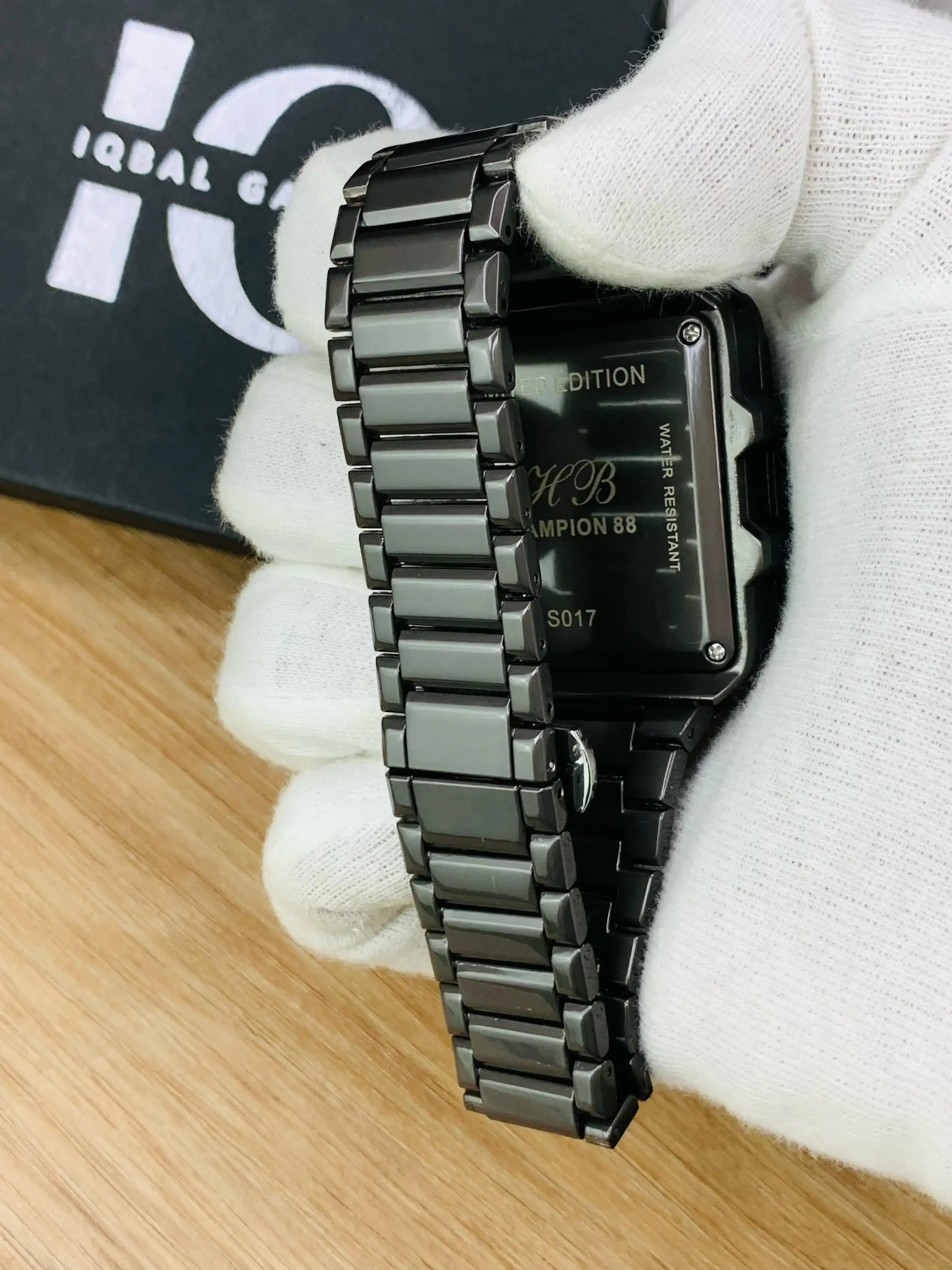 HB SQ Model | Full Black