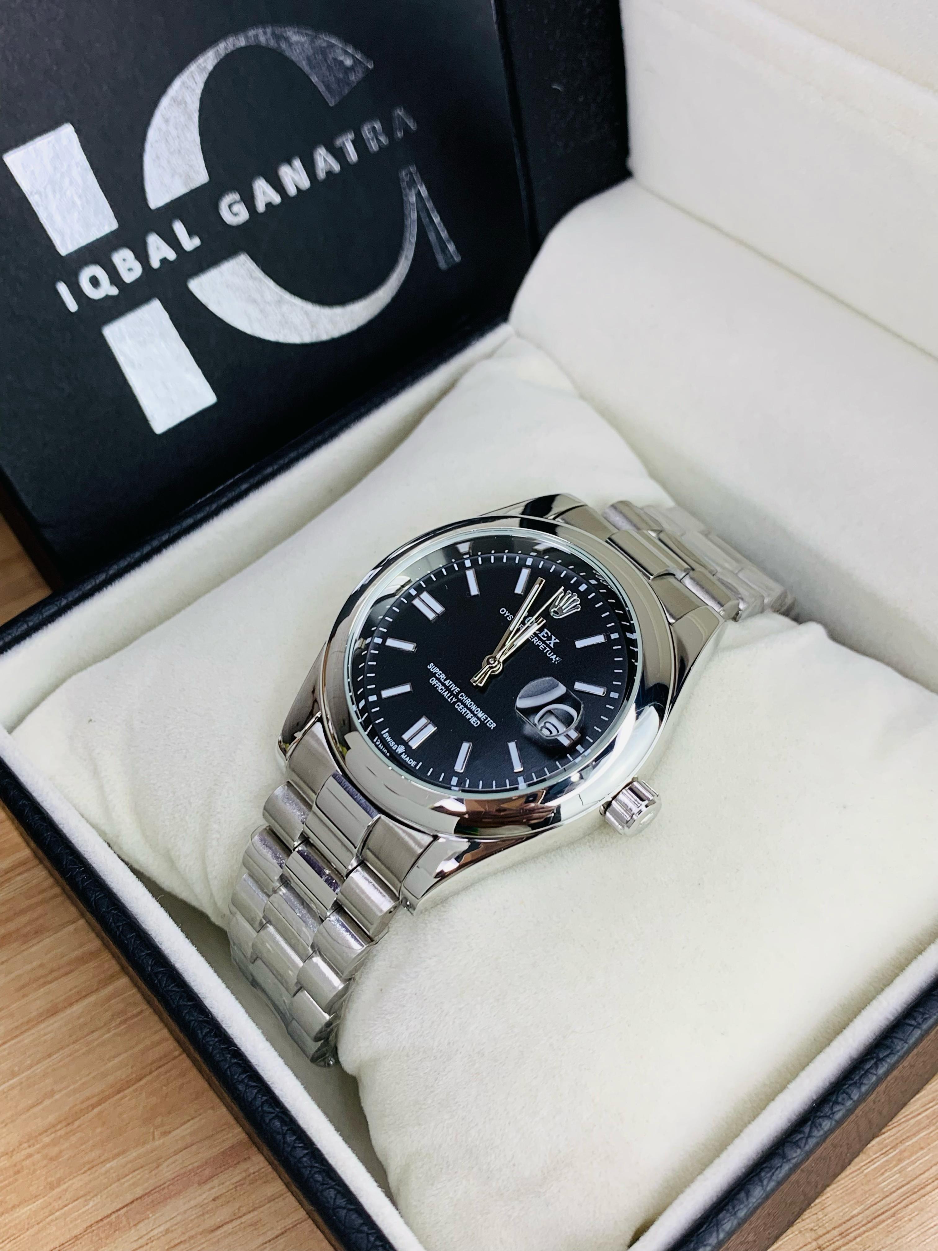 Oyster Ring Case (Silver Inner Black)