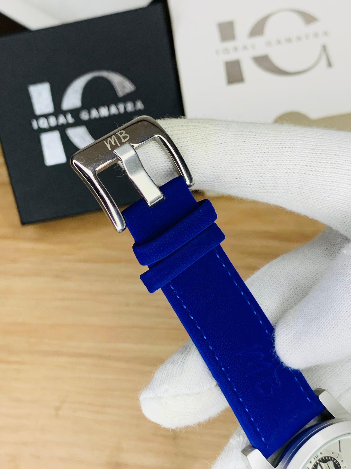 MB Model (Blue Strap Silver Case Inner White )