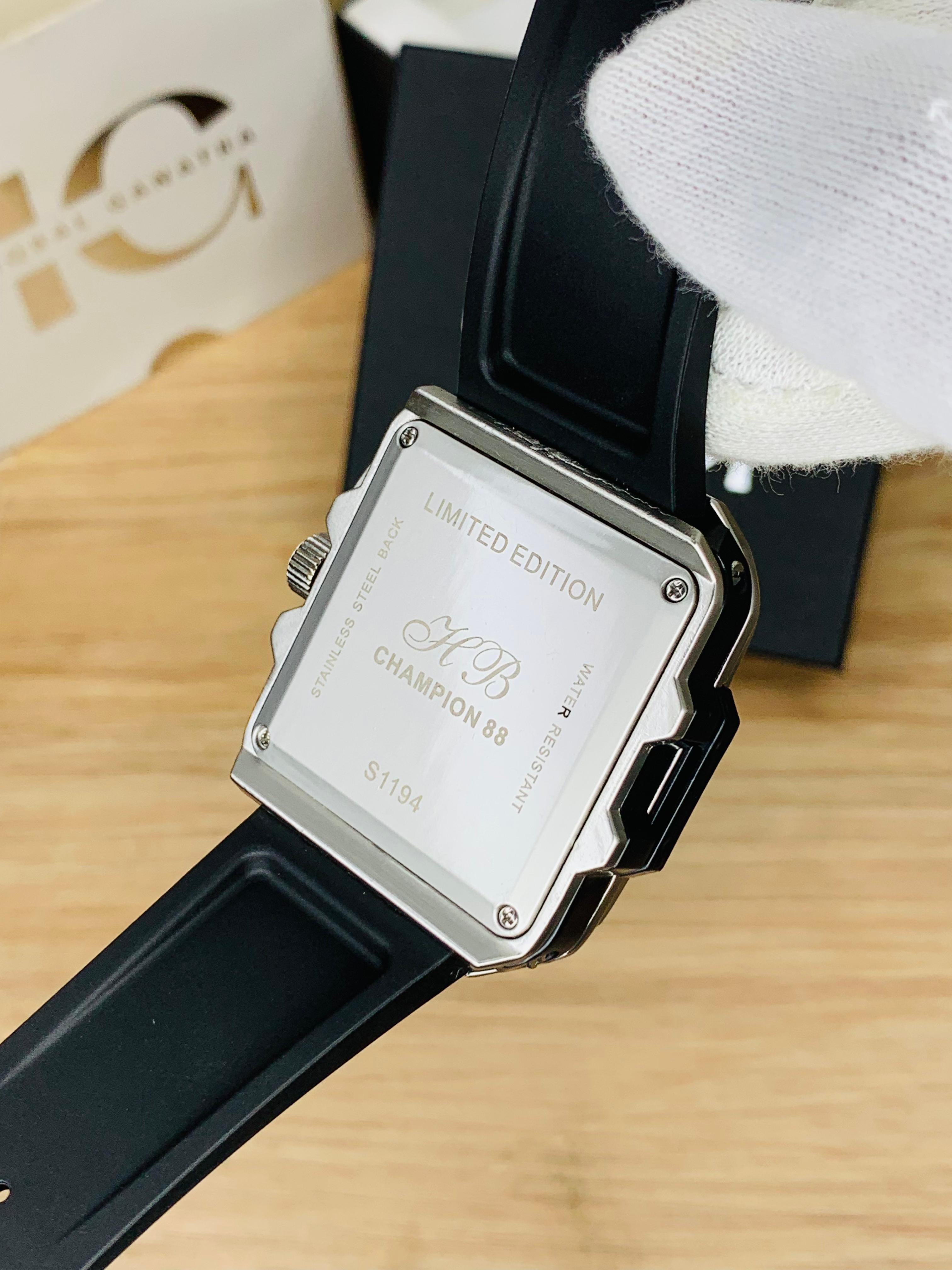 HB SQ Model (Full Black)