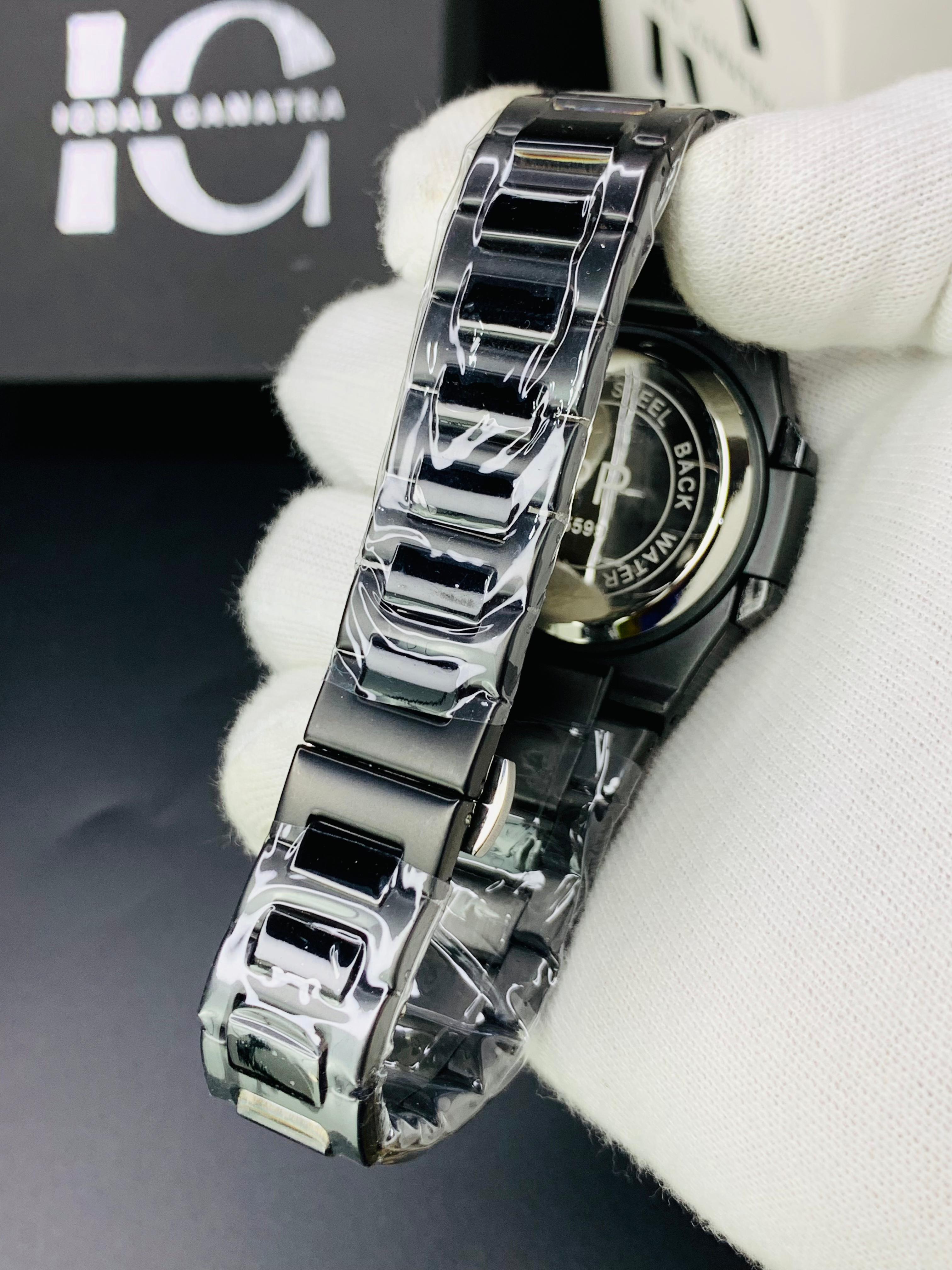 Nautilus Model | Black Grey