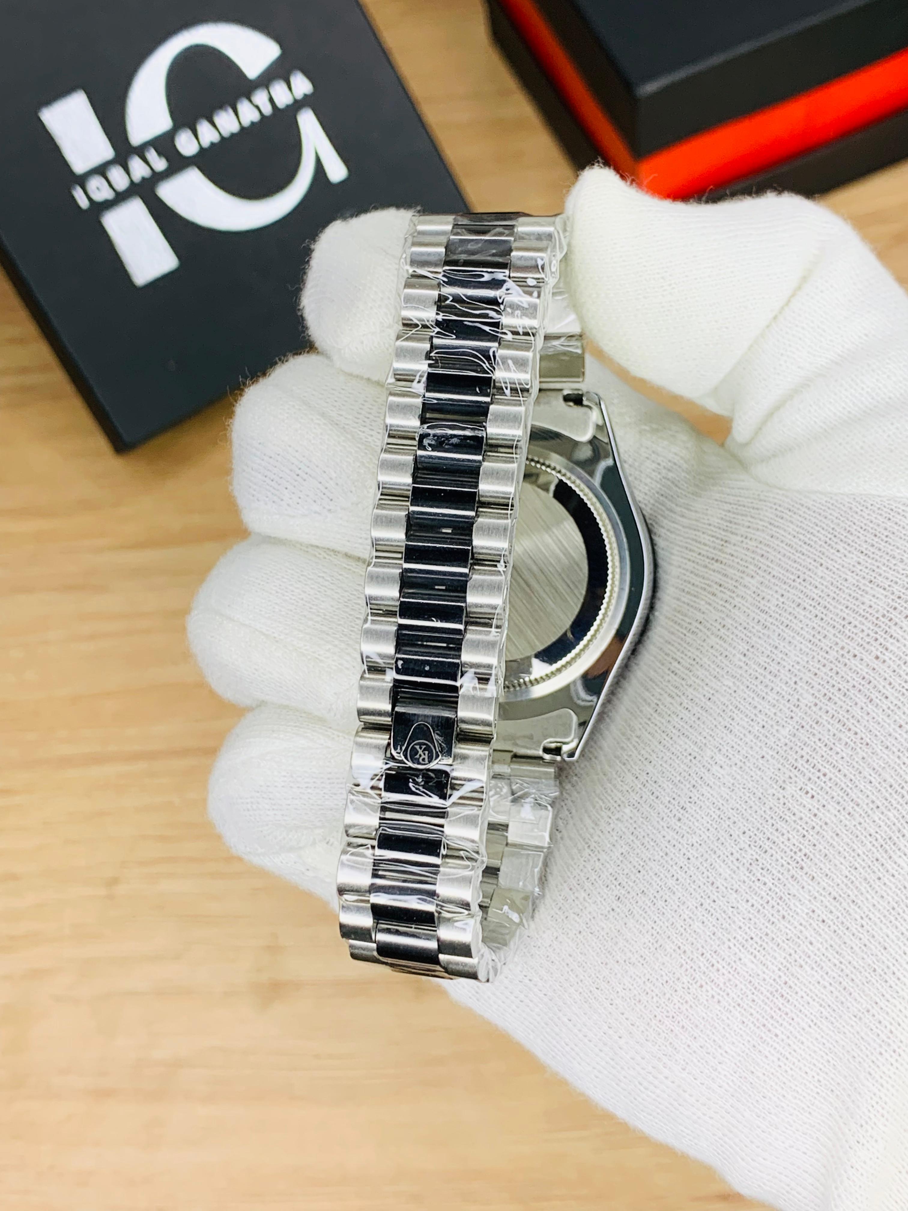 Two Tone Stone Model Dial (White)