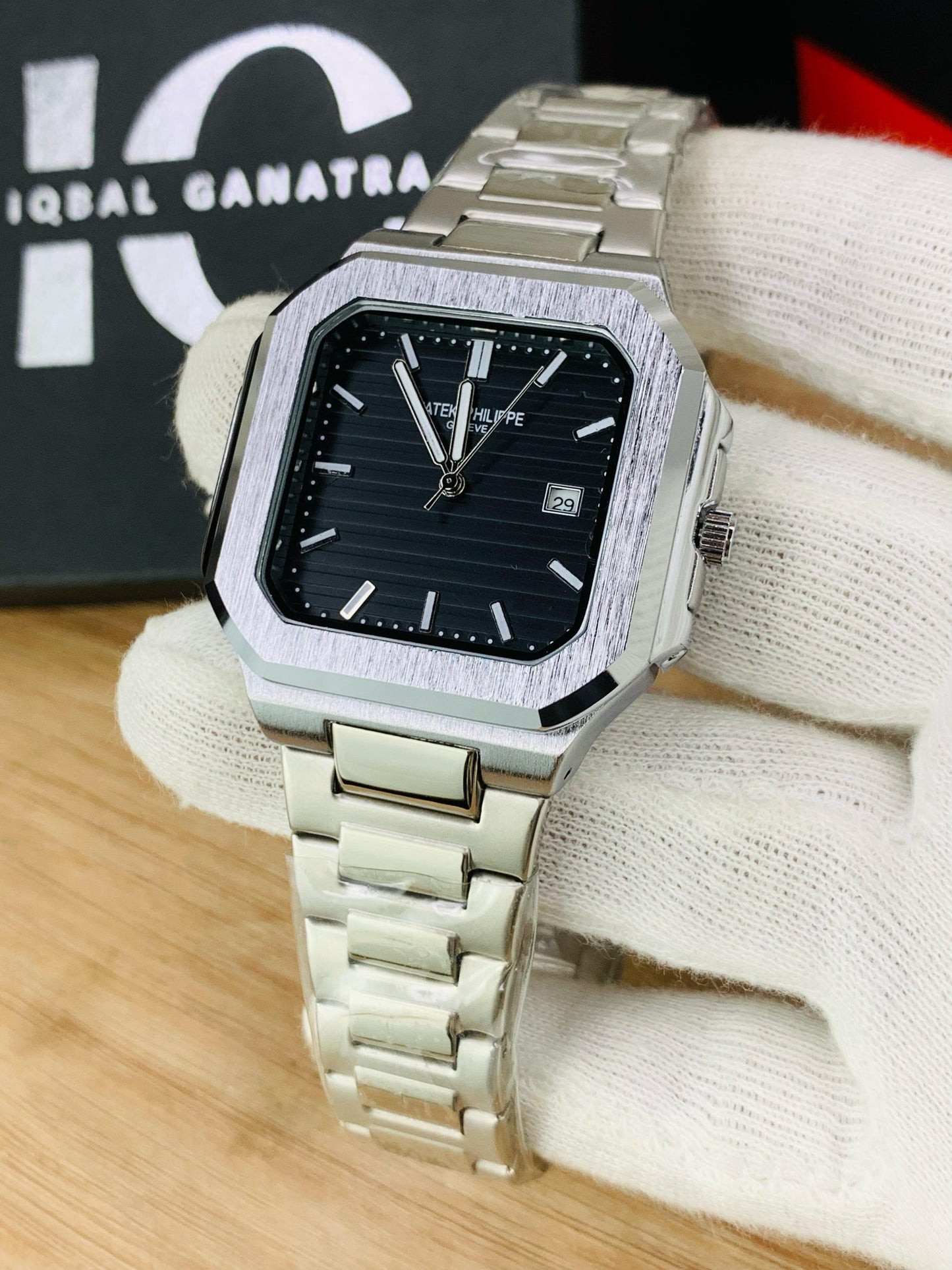 Cubic Model | Black