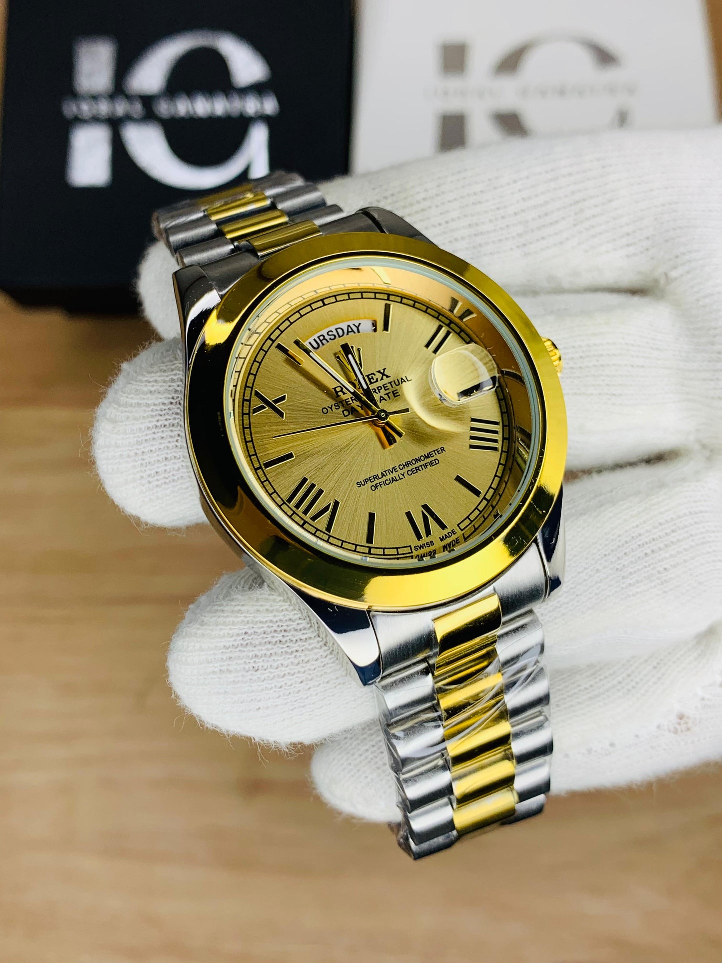 Day&Date Roman Model (Two Tone Gold)
