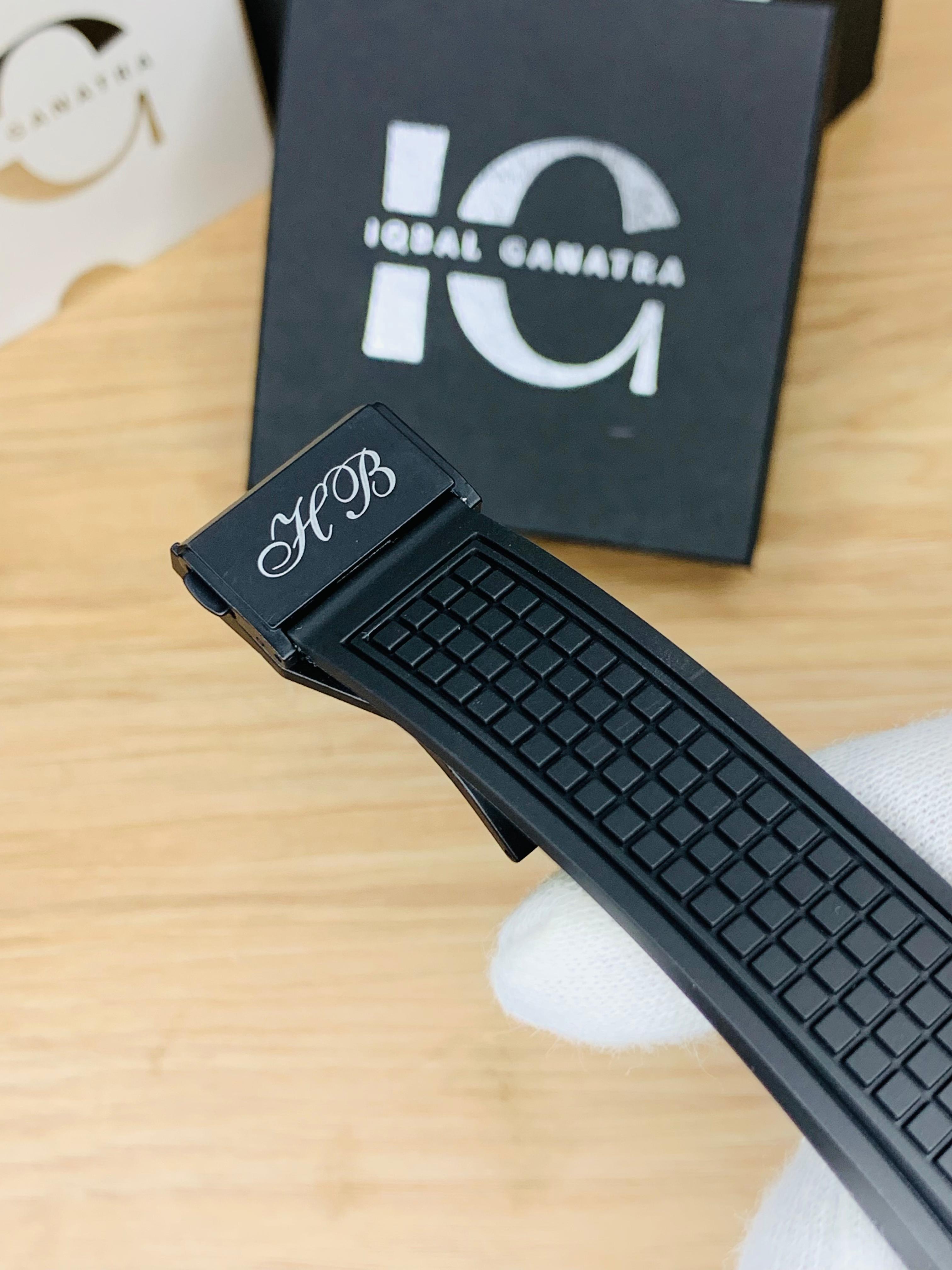 HB SQ Model (Full Black)