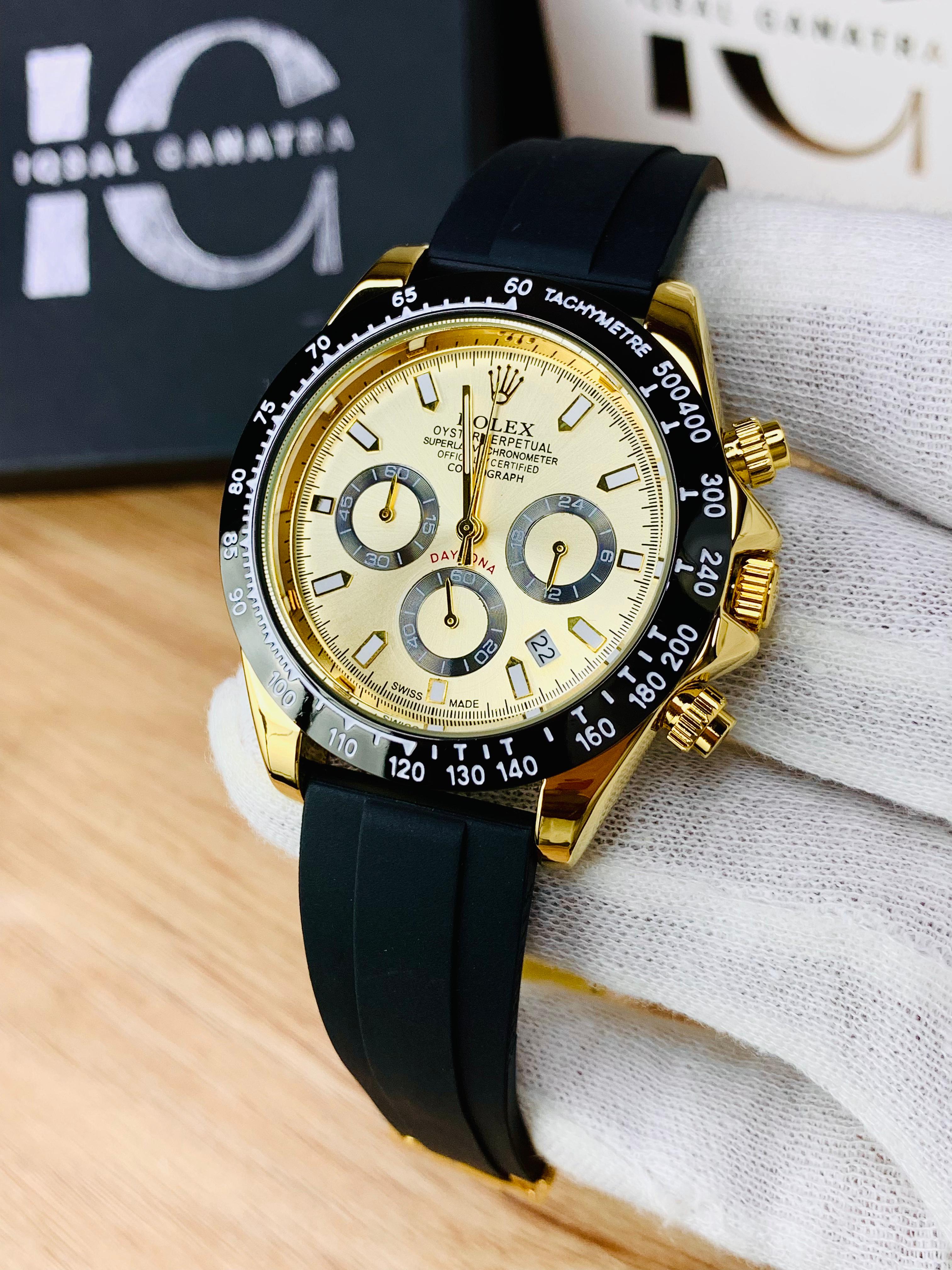 Daytona Chrono (Black Strap Gold Case Inner Gold)