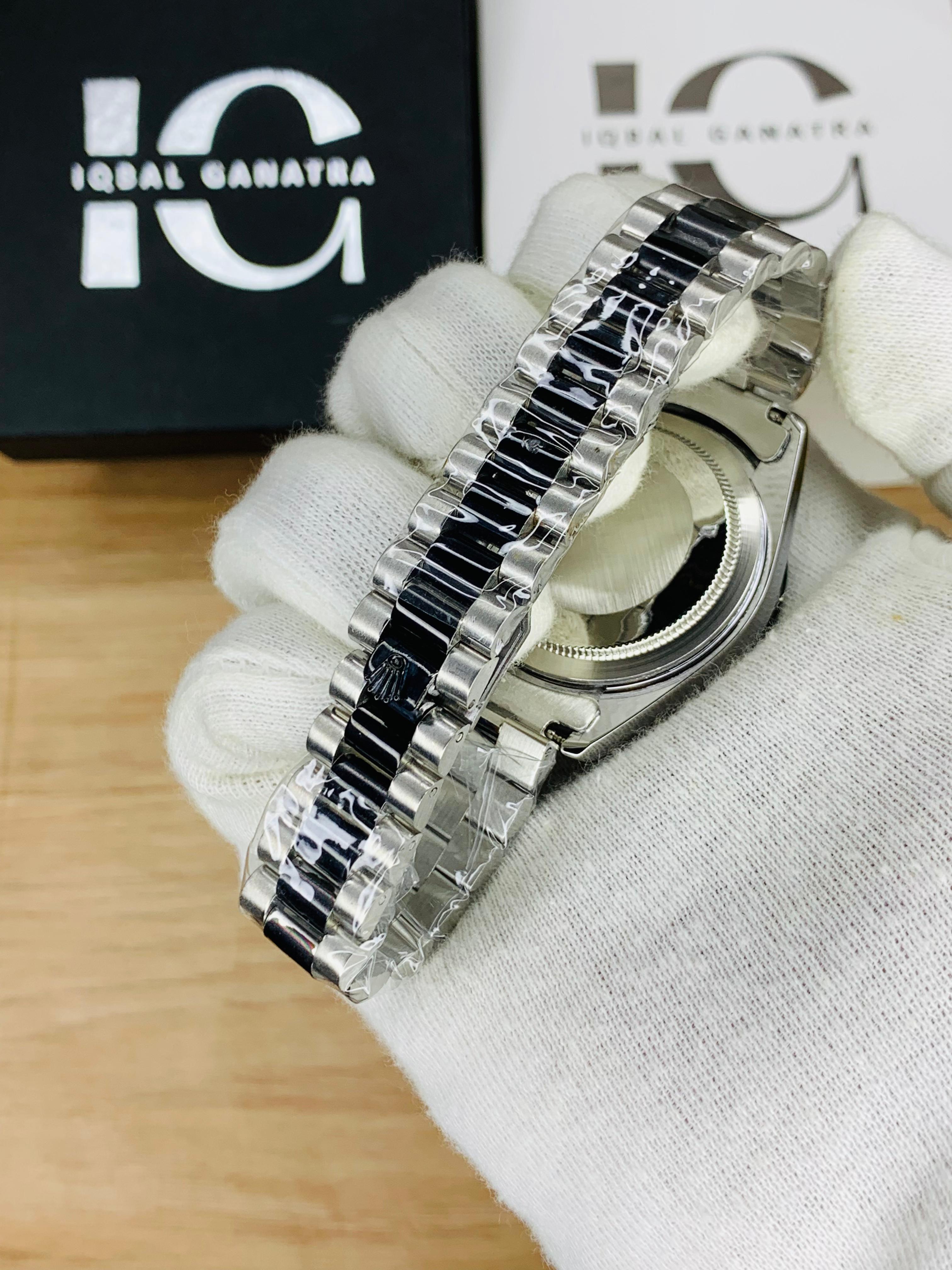 Two Tone Stone Model Dial (Black)