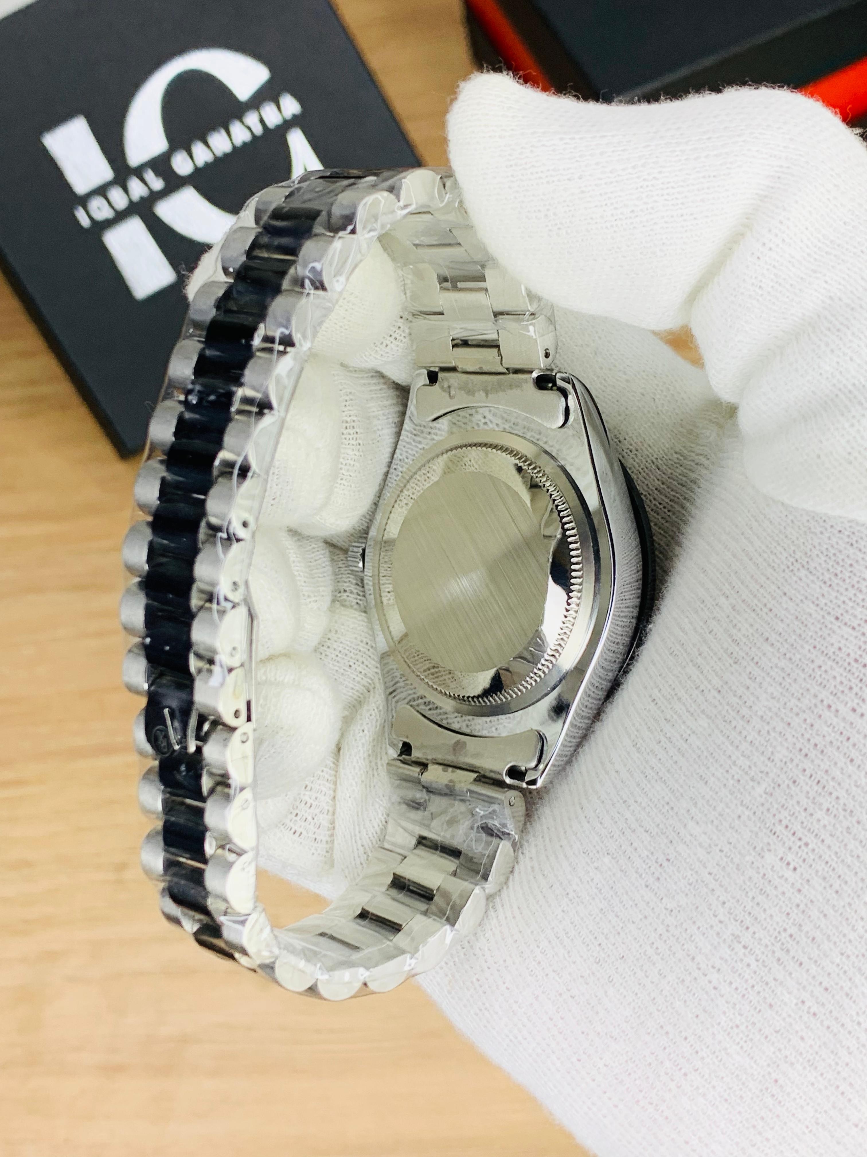 Two Tone Stone Model Dial (White)
