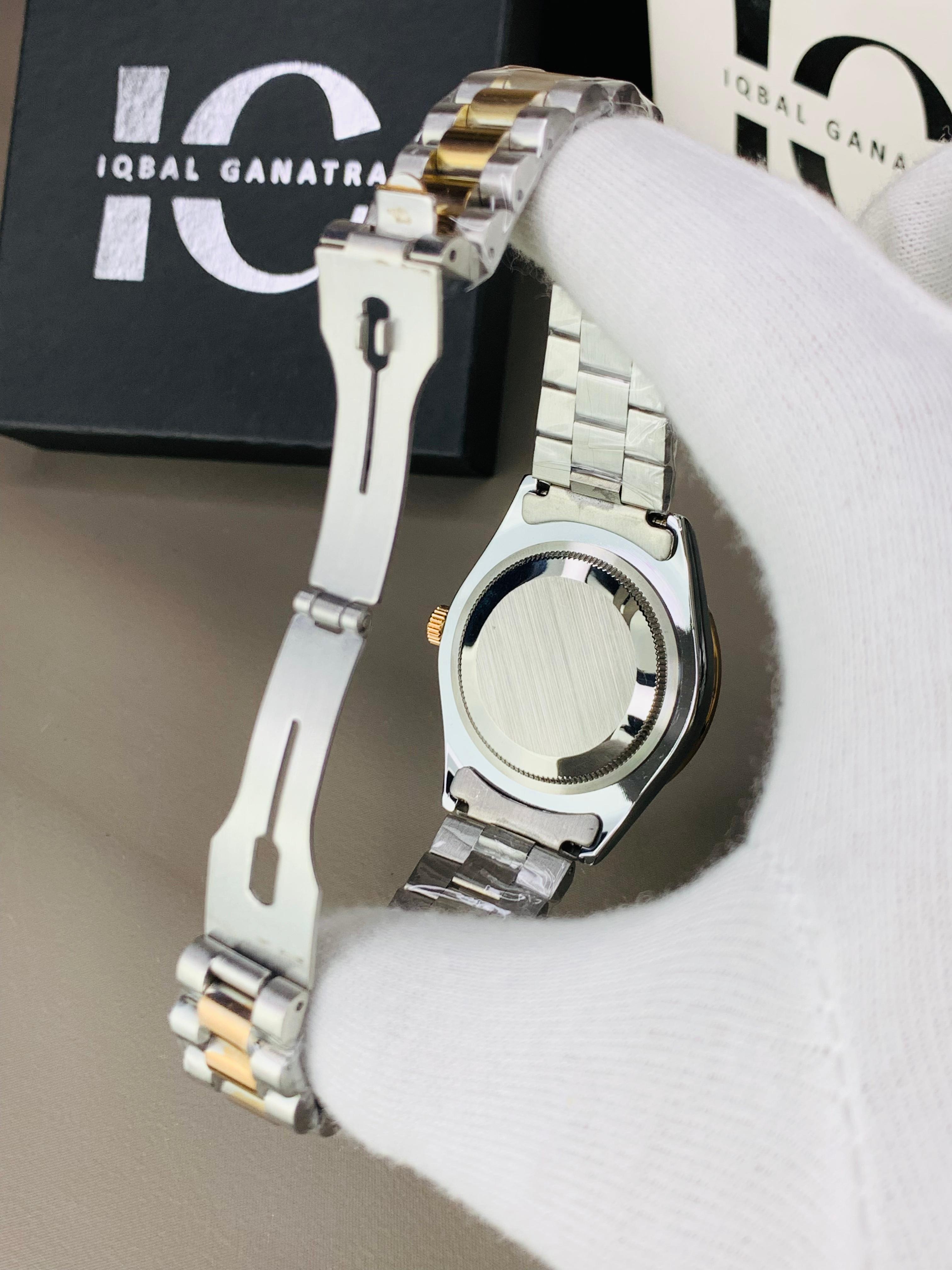 Demanding Stone Model | White