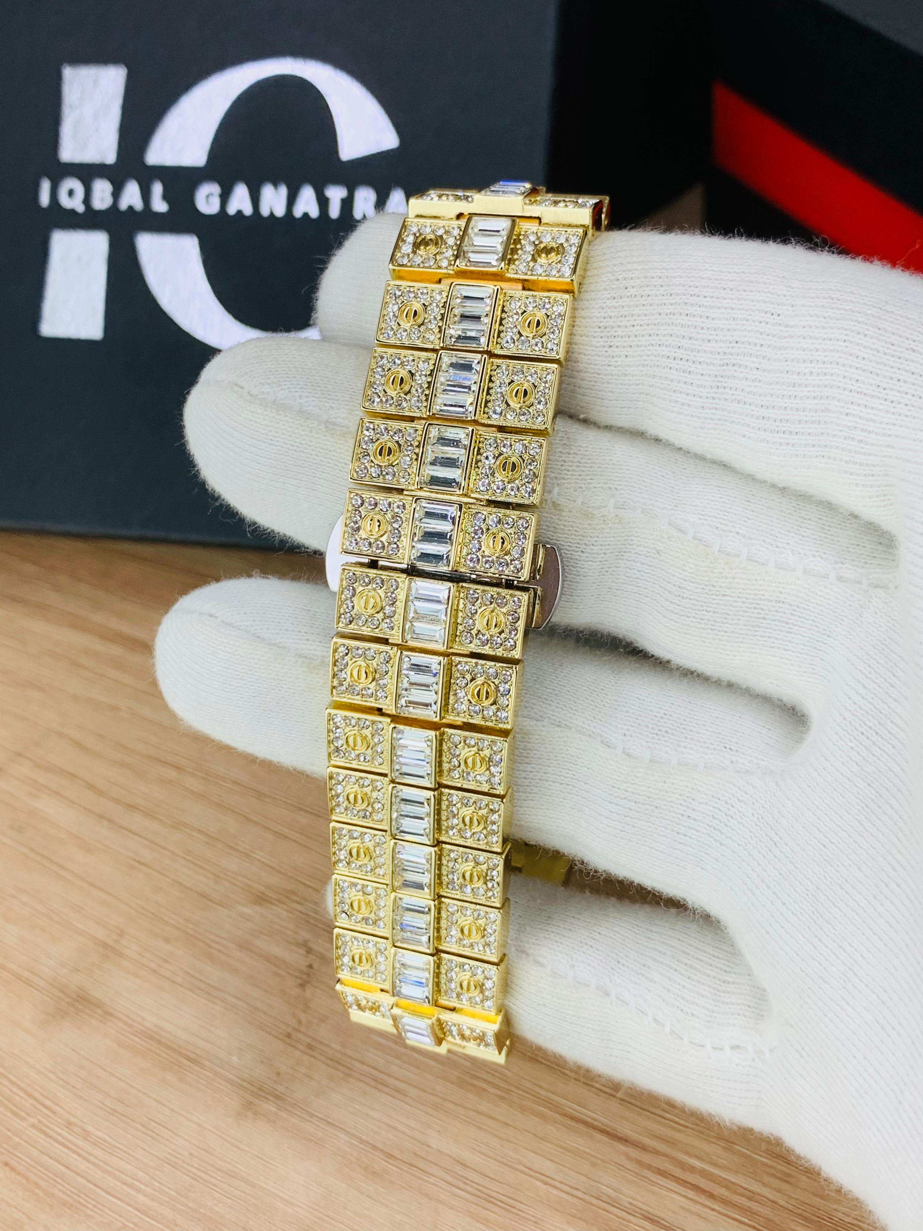 Arabic Ice Model | Gold White