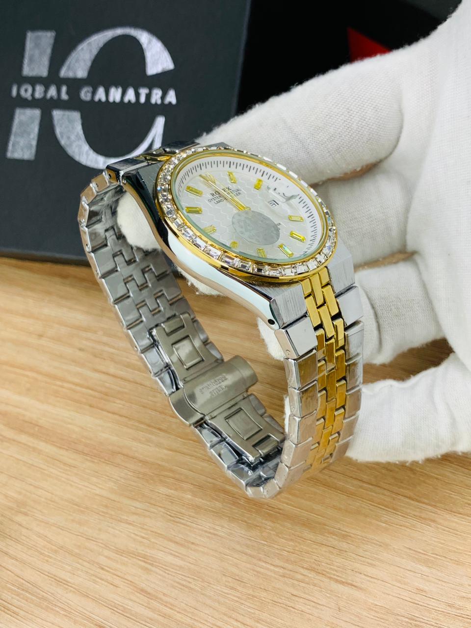 Classy Signature Model | Two Tone White