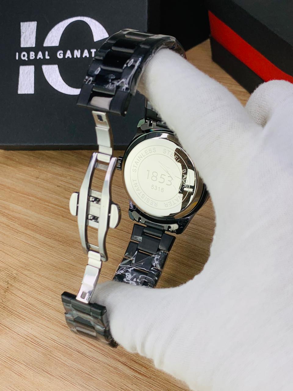 Classy Signature Model | Full Black