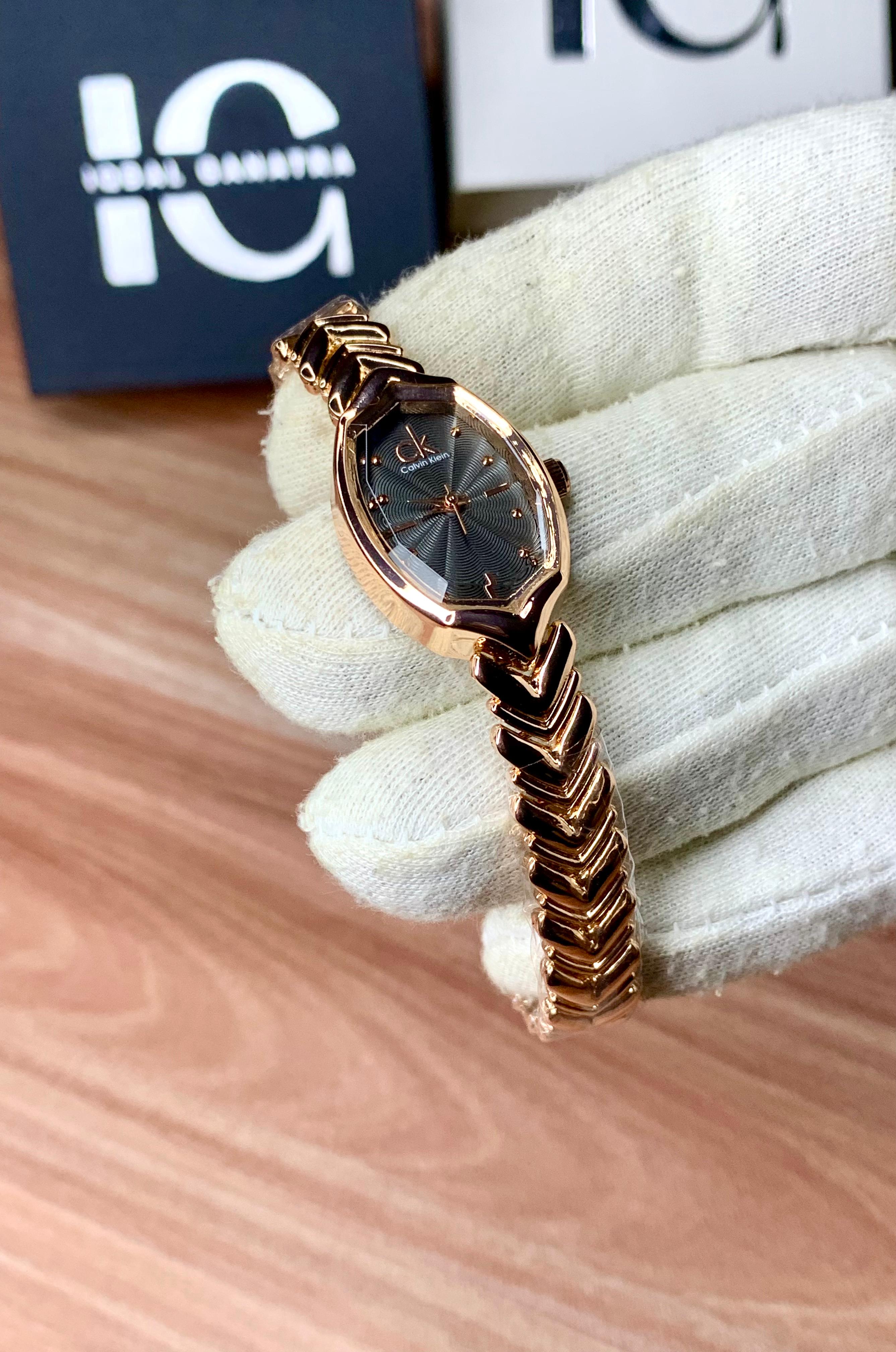 Unique Ck Model | Rosegold Black