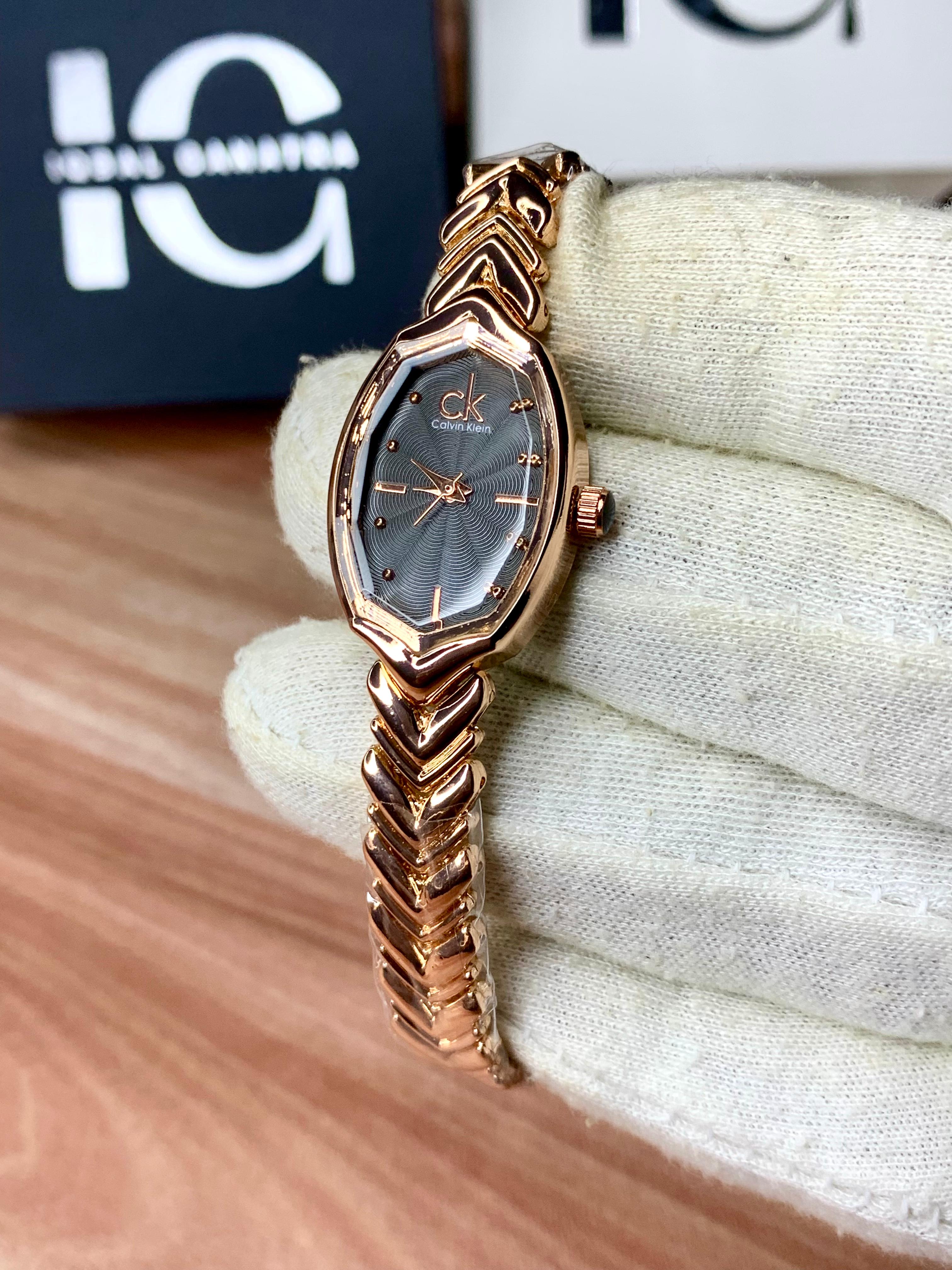 Unique Ck Model | Rosegold Black