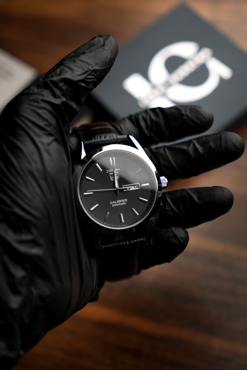 Tag Calibre 5 Watch With Day&Date (Black)