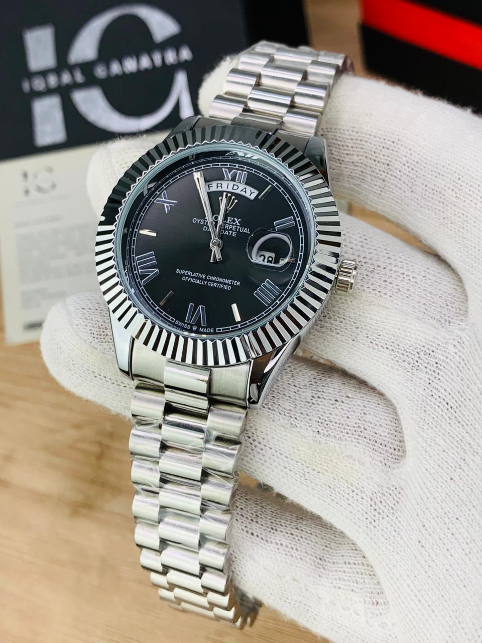 Fluted Bezel Day And Date Model (Black)