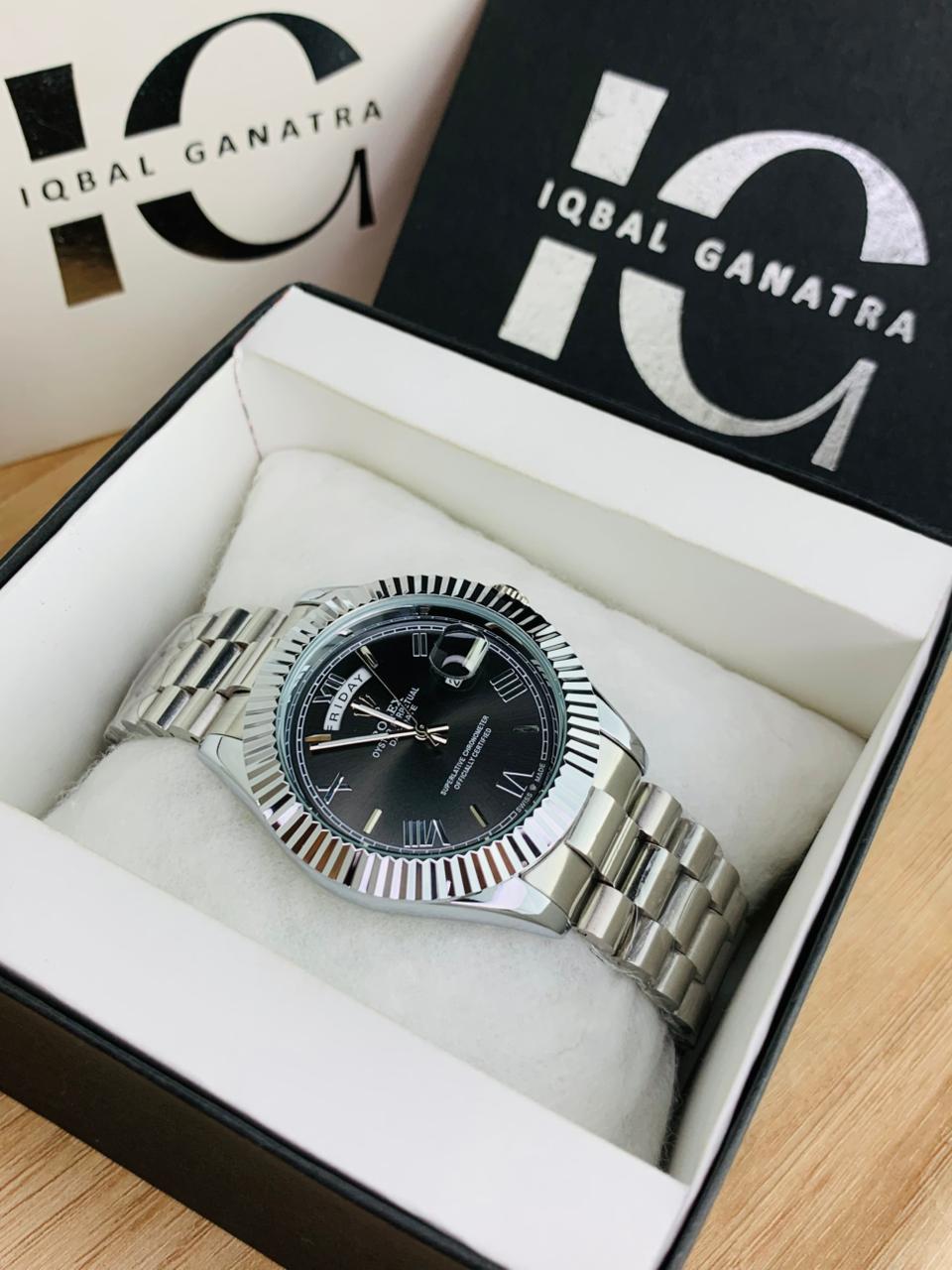 Fluted Bezel Day And Date Model (Black)