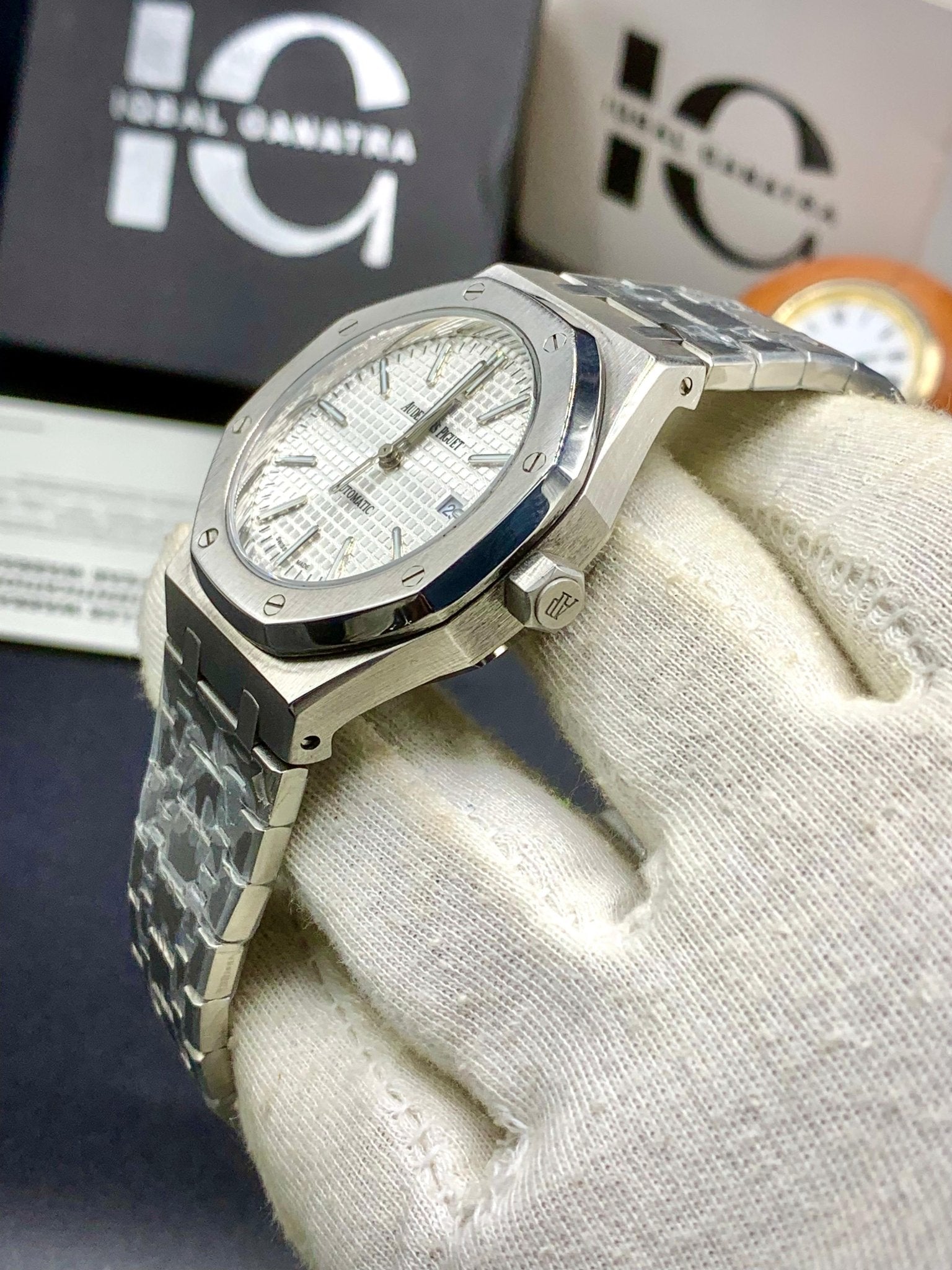AP | Automatic | Silver White