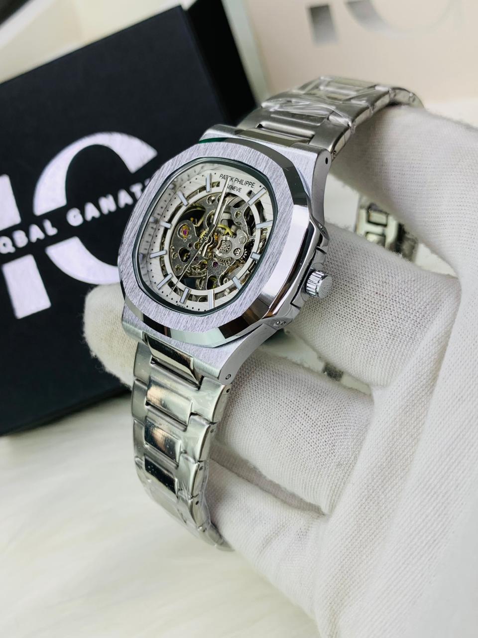 Automatic Nautilus Model | White