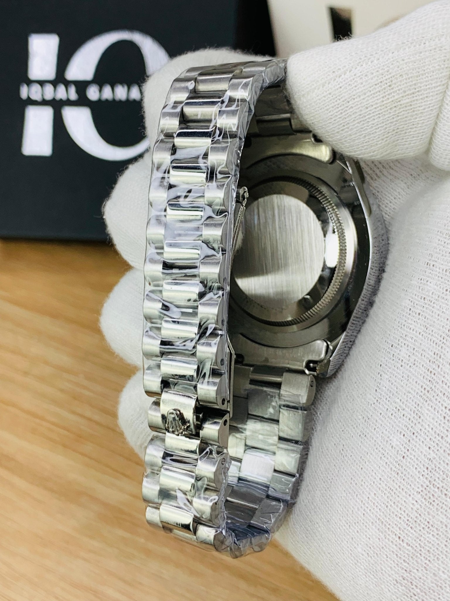 Classic Plain Case (Silver Black)