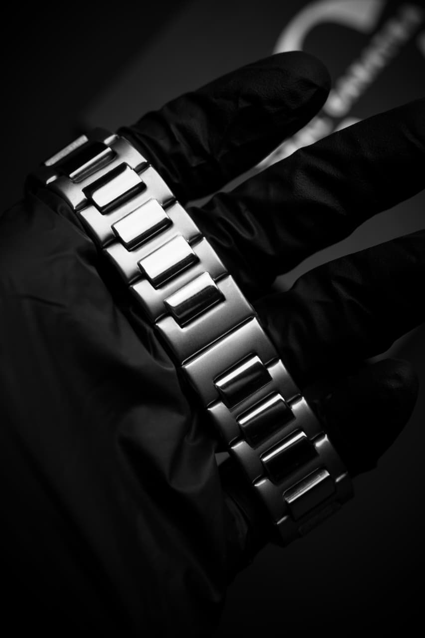 Cubic Model | Black