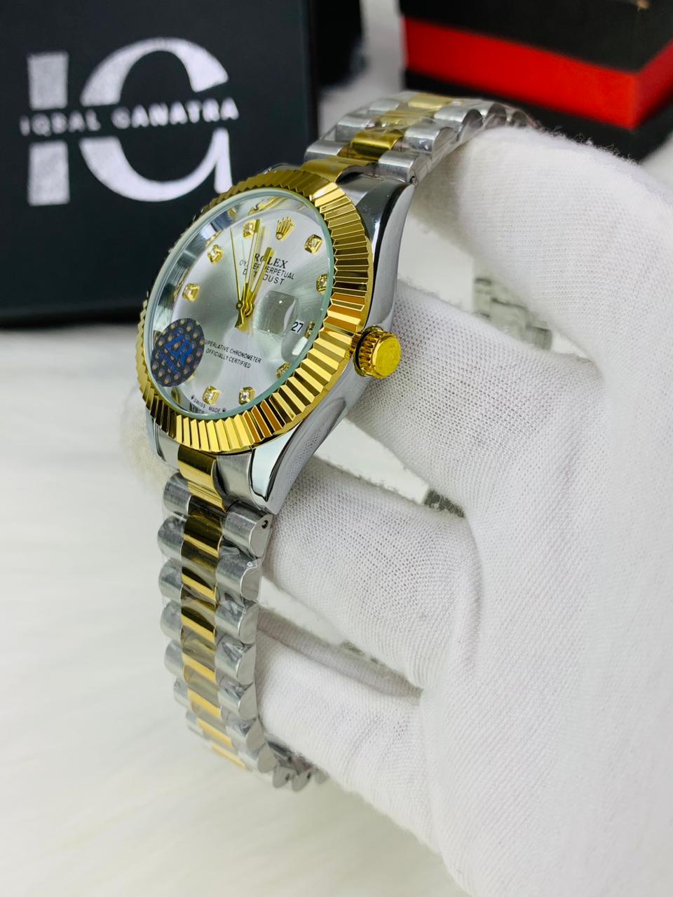 Cut Reg Stone Model | Two Tone White
