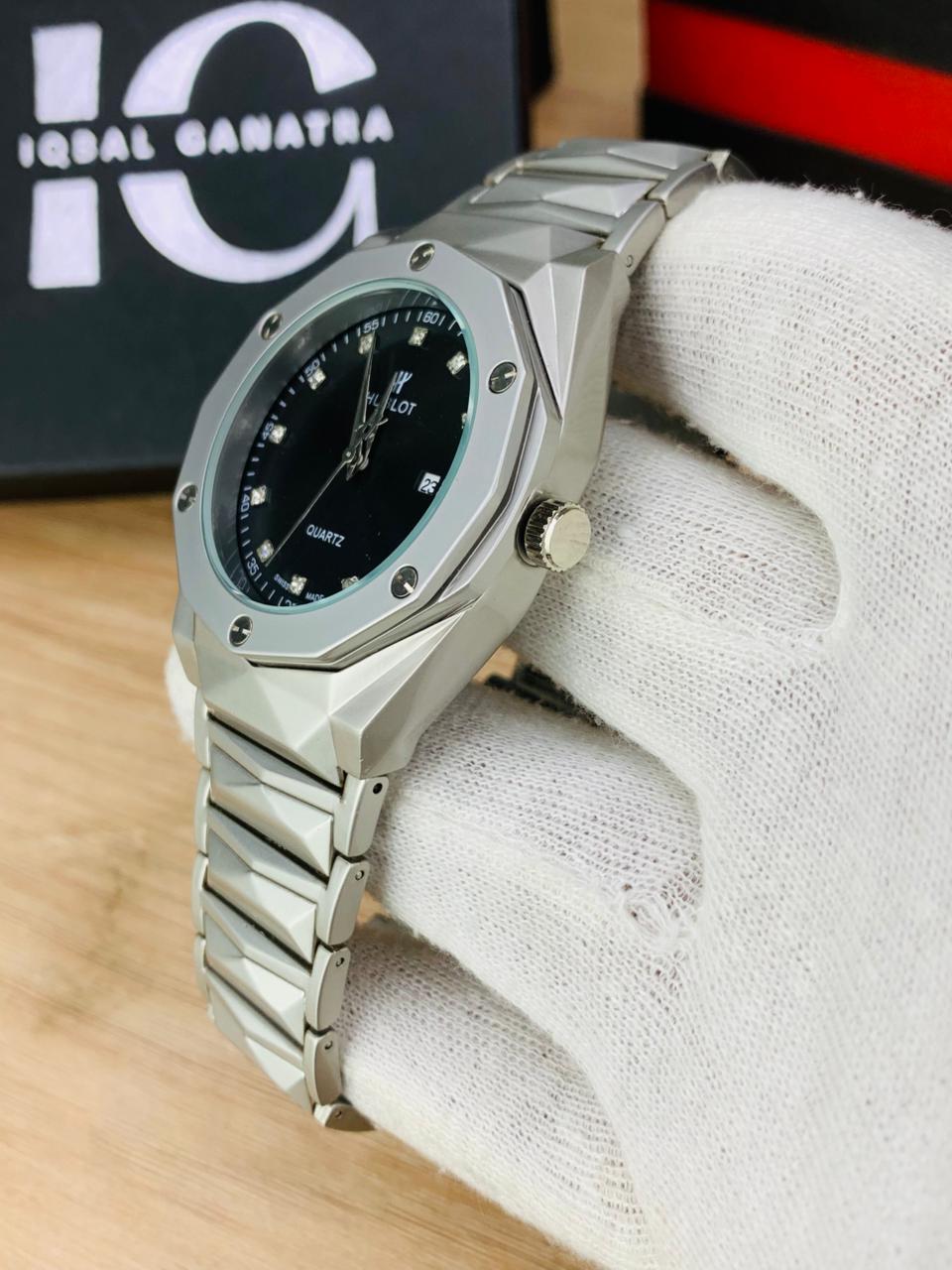 Diamond Cut | Stone Model | Black