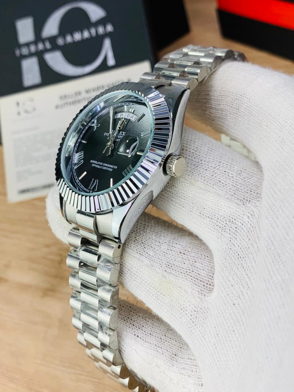 Fluted Bezel Day And Date Model (Black)