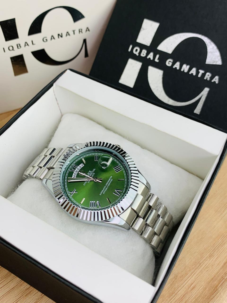 Fluted Bezel Day And Date Model (Green)