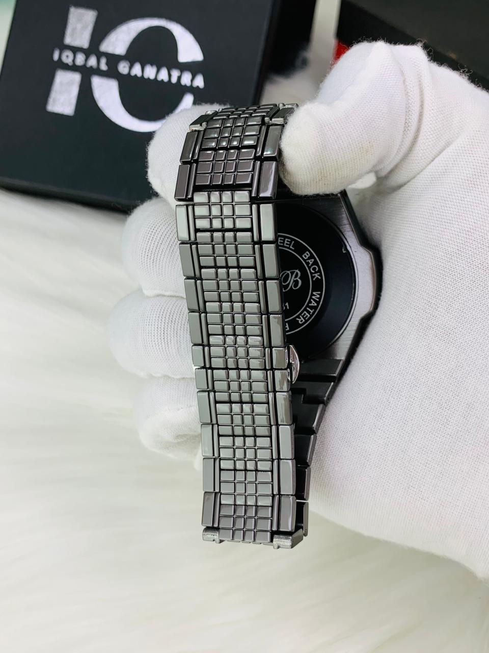 HB Demanding Model | Black Green