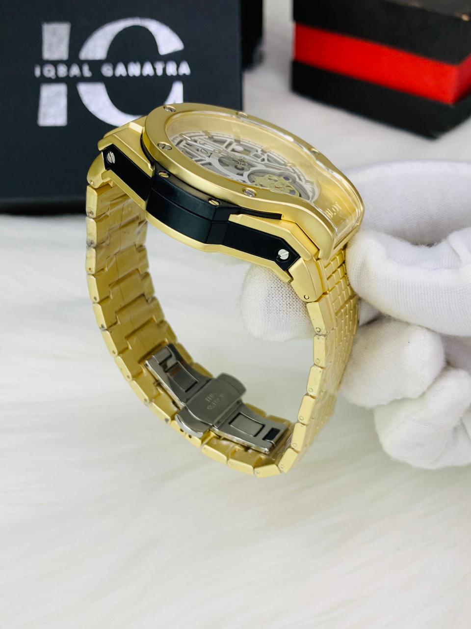 HB Demanding Model | Gold White