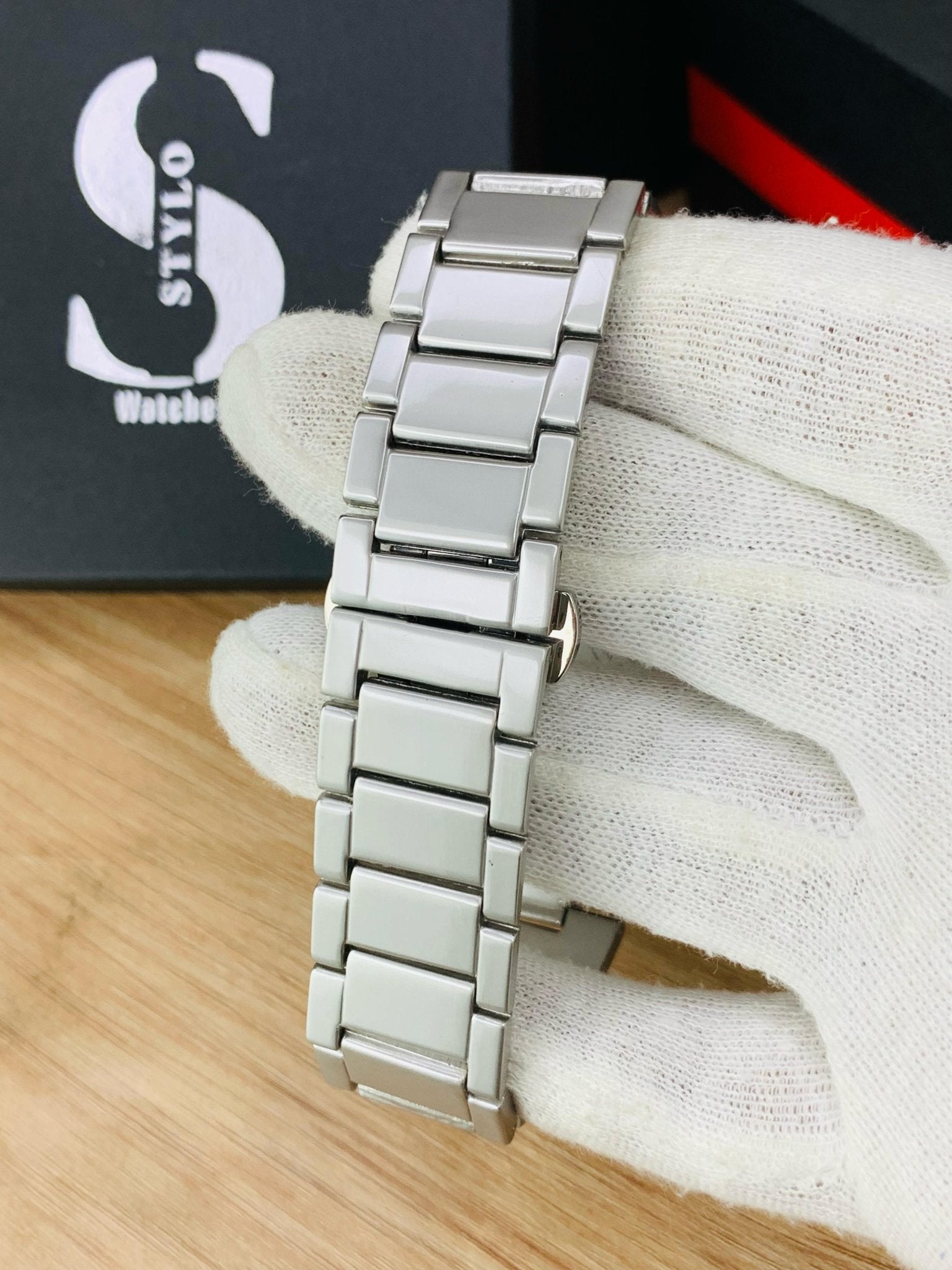 HB Regular | Silver Black