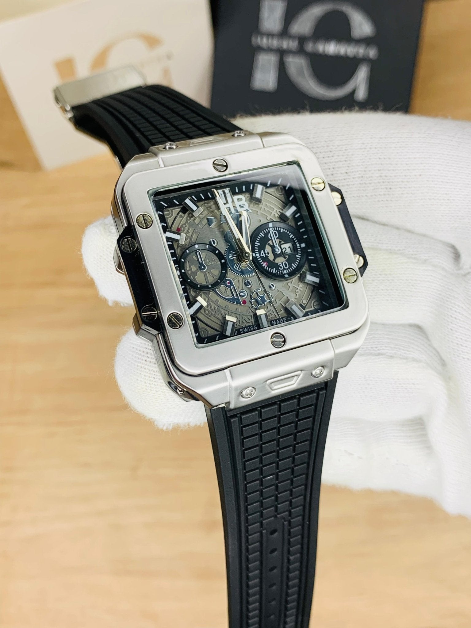 HB SQ Model (Black Silver)