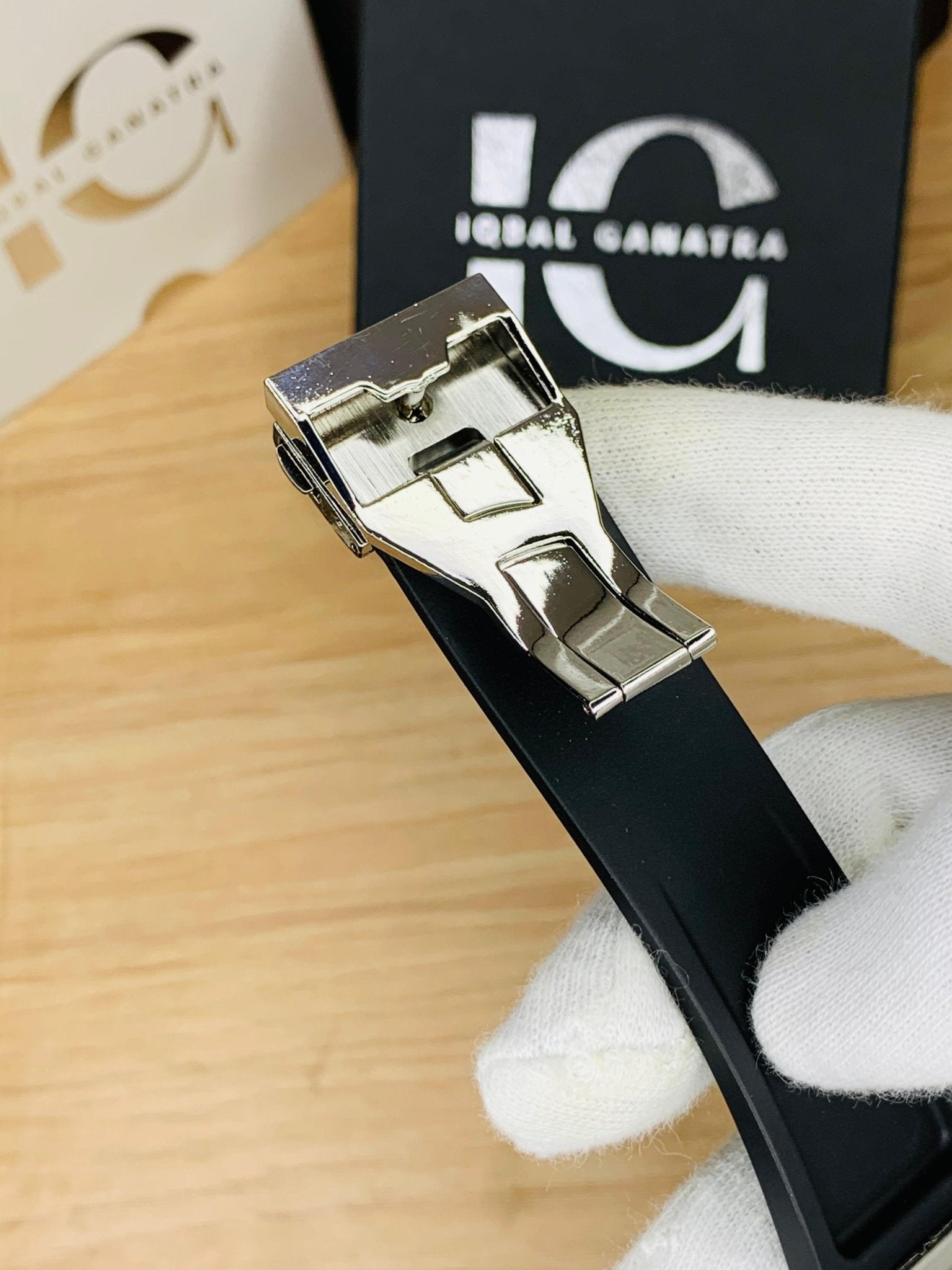 HB SQ Model (Black Silver)