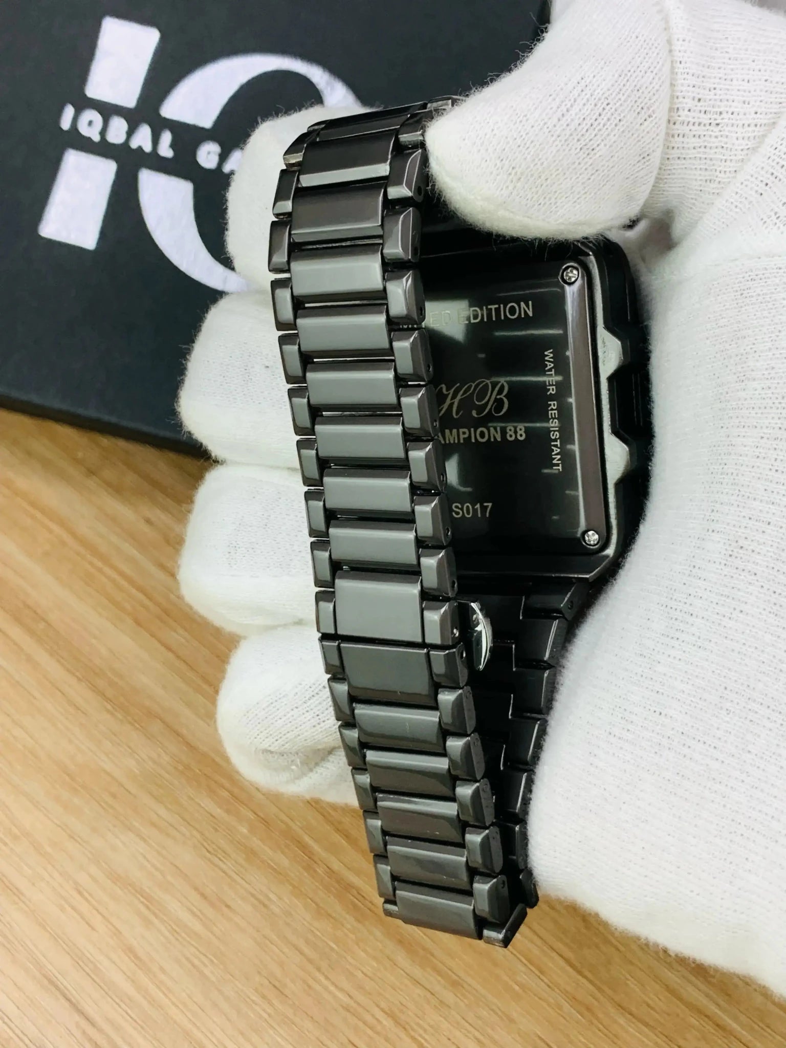 HB SQ Model | Full Black