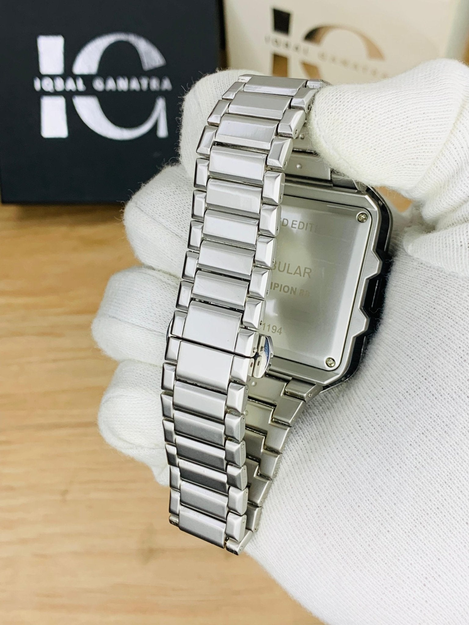 HB SQ Model | Grey