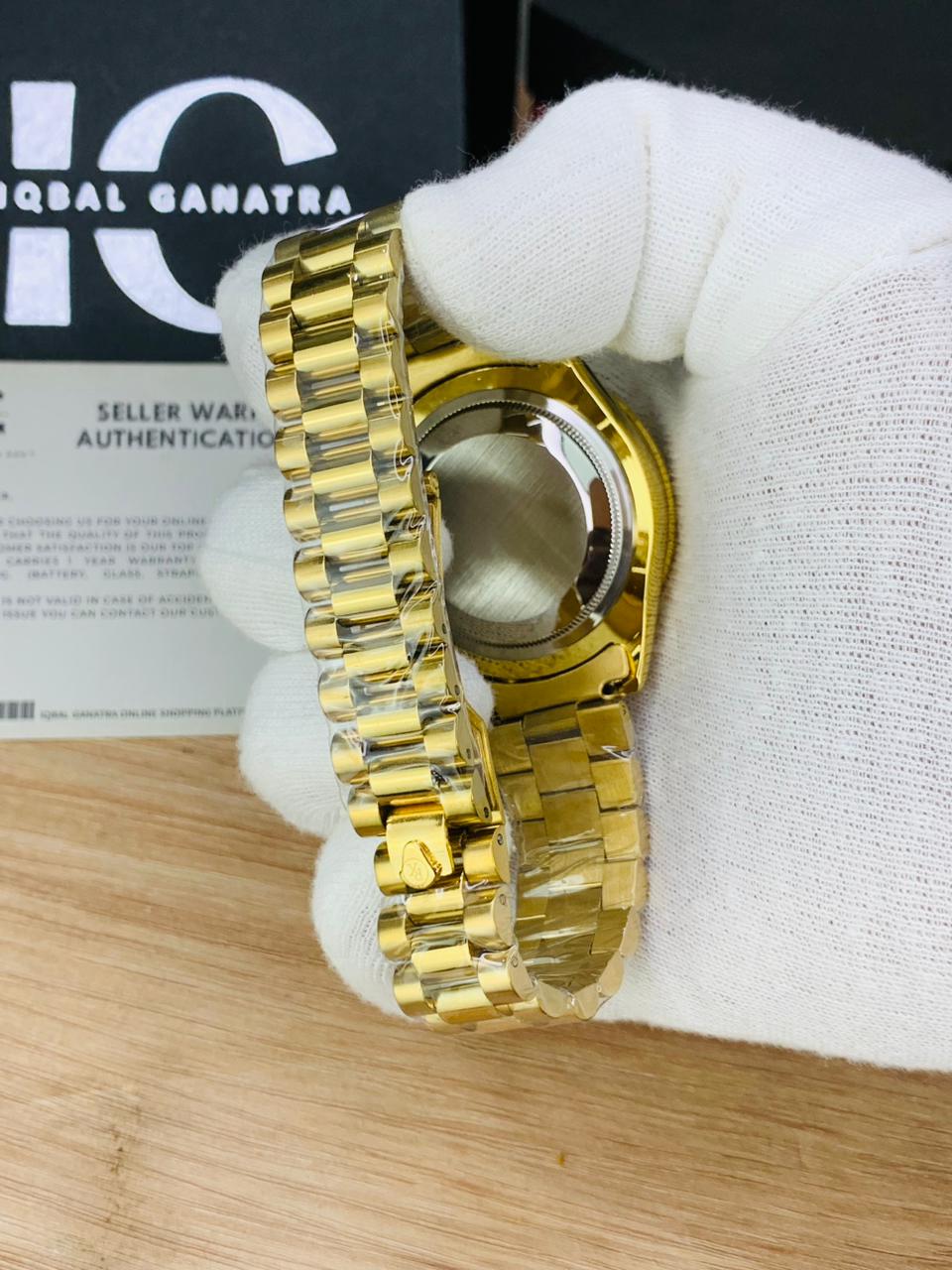Kangoori Stone Model | Gold Black
