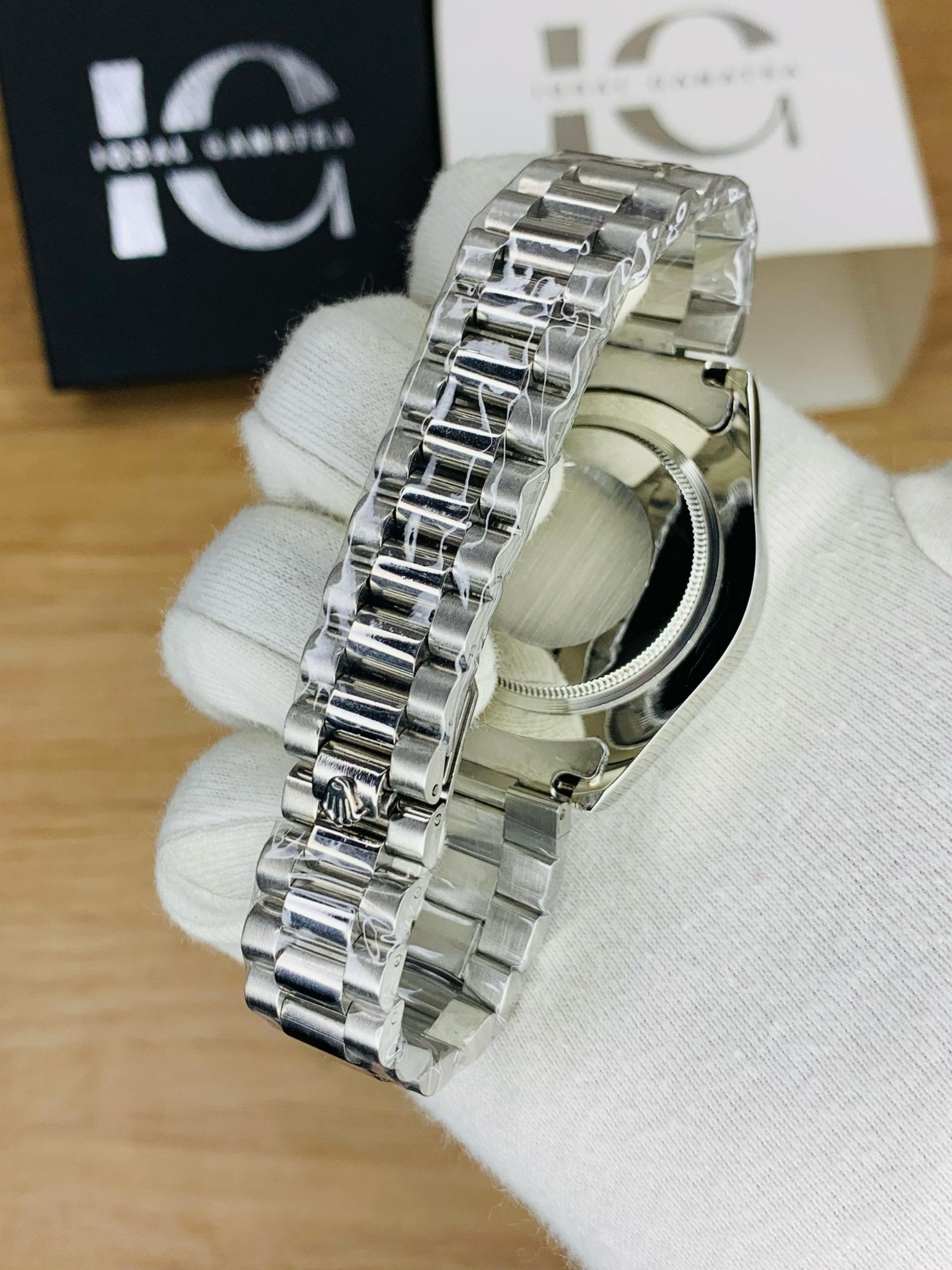 Oyster Ring Case (Silver Inner Blue)