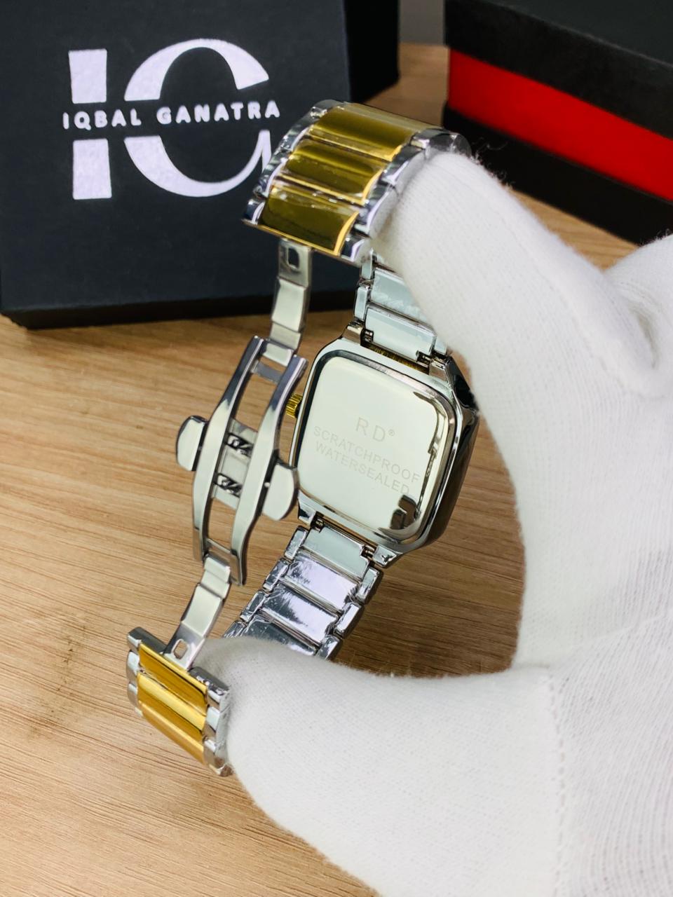 RD SQ Model | Two Tone White