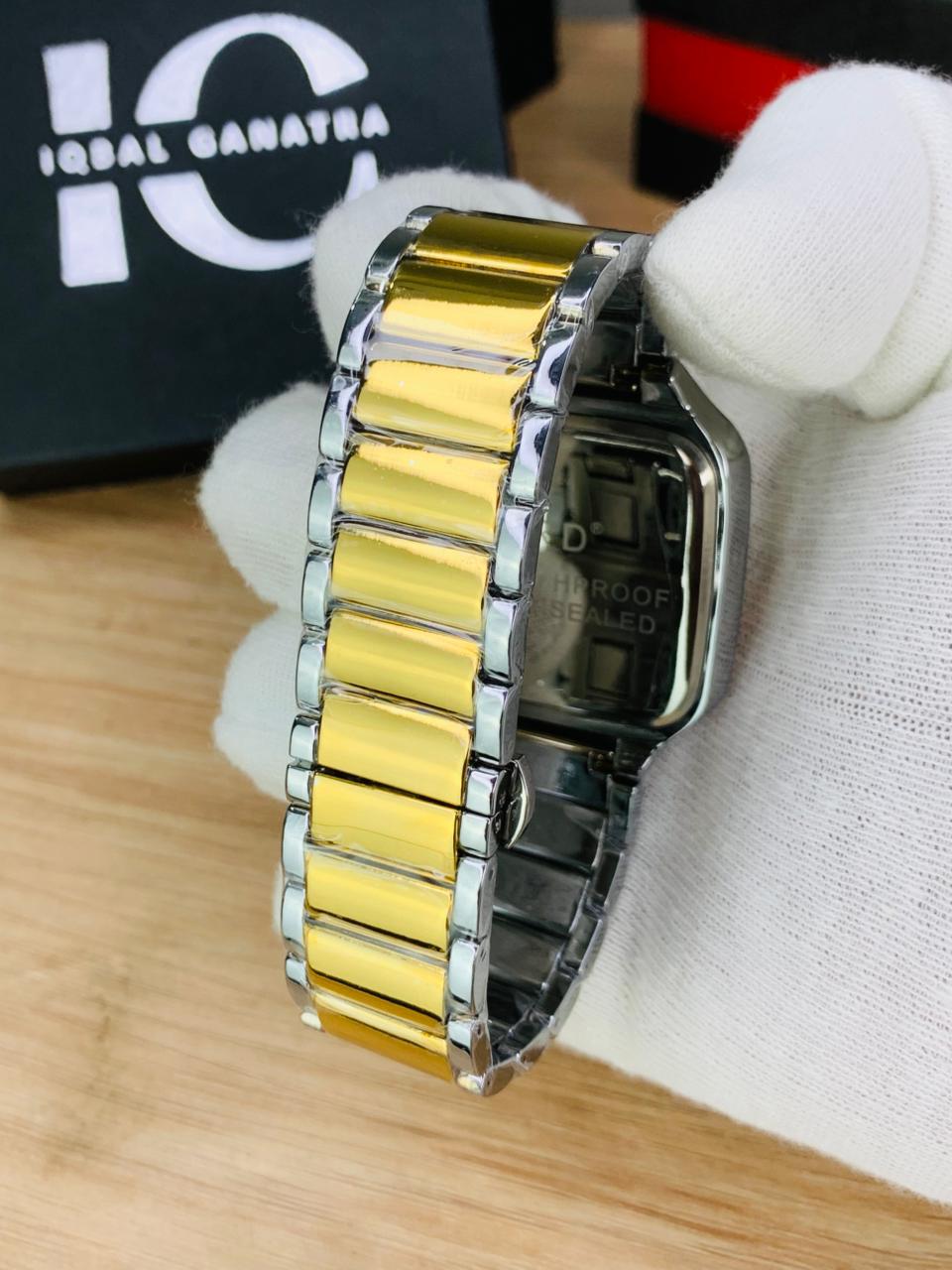 RD SQ Model | Two Tone White