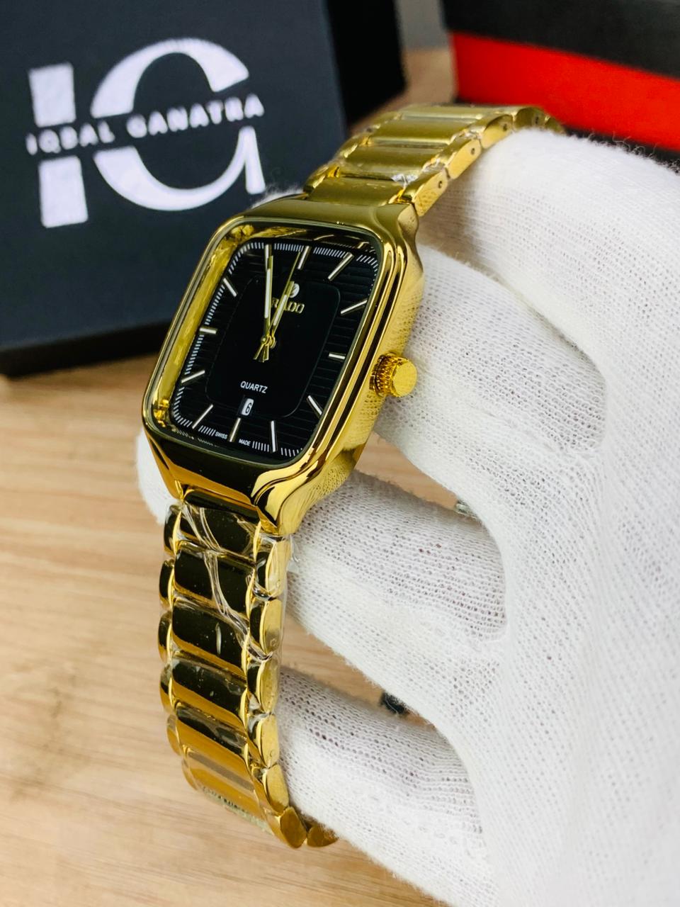 RD TV Model | Gold Black