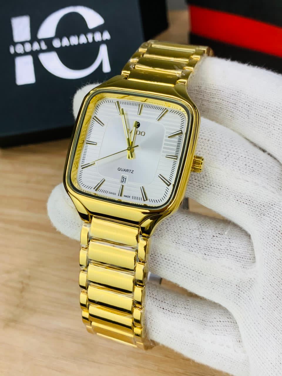 RD TV Model | Gold White
